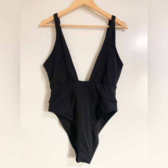 Yandy Plunge Pool One Piece Swimsuit Black Size Large One Piece Swimwear NEW - Picture 3 of 11